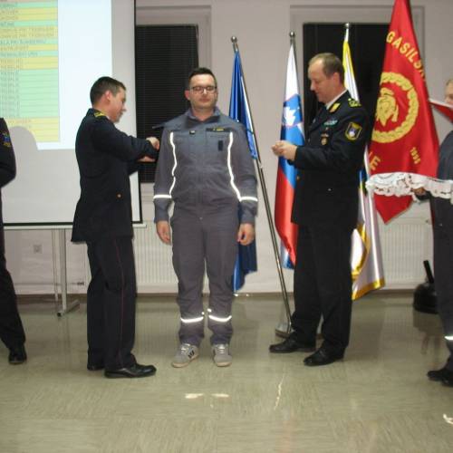  Svečana podelitev čina novim nižjim gasilskim častnikom