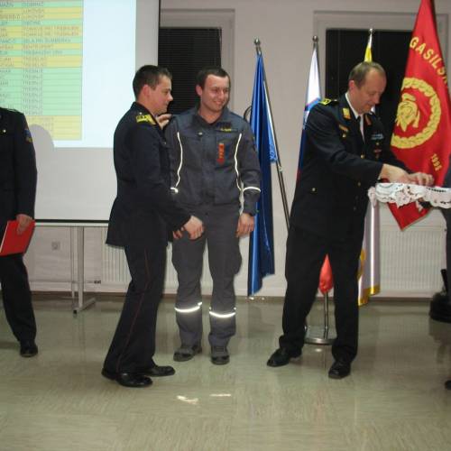  Svečana podelitev čina novim nižjim gasilskim častnikom