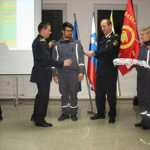  Svečana podelitev čina novim nižjim gasilskim častnikom