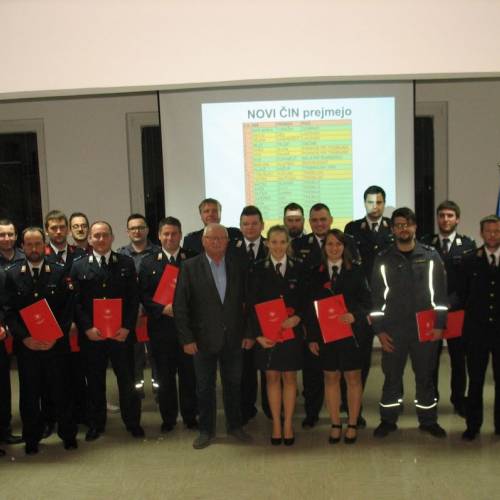  Svečana podelitev čina novim nižjim gasilskim častnikom