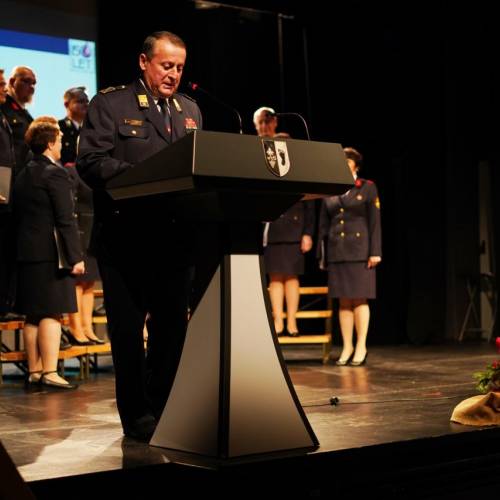 Podelili listine za čin gasilski častnik in višji gasilski častnik