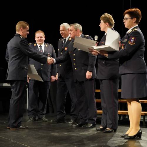 Podelili listine za čin gasilski častnik in višji gasilski častnik