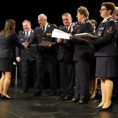 Podelili listine za čin gasilski častnik in višji gasilski častnik