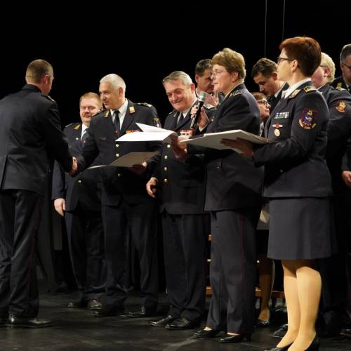 Podelili listine za čin gasilski častnik in višji gasilski častnik