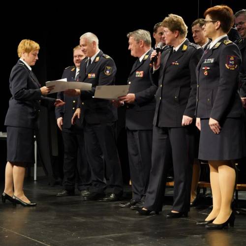 Podelili listine za čin gasilski častnik in višji gasilski častnik