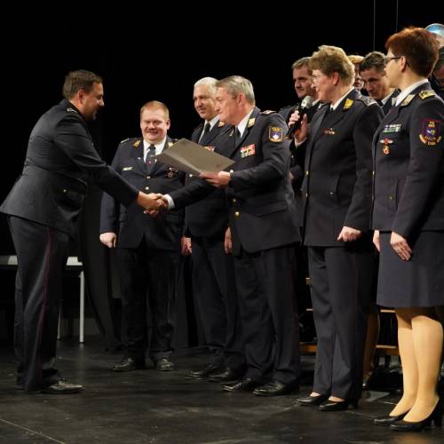 Podelili listine za čin gasilski častnik in višji gasilski častnik