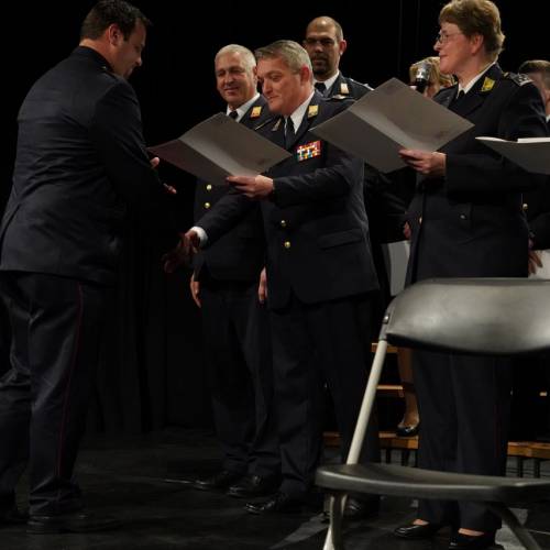 Podelili listine za čin gasilski častnik in višji gasilski častnik