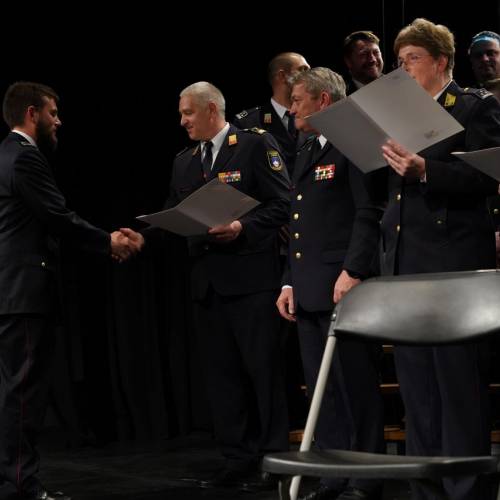 Podelili listine za čin gasilski častnik in višji gasilski častnik