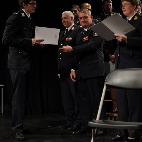 Podelili listine za čin gasilski častnik in višji gasilski častnik