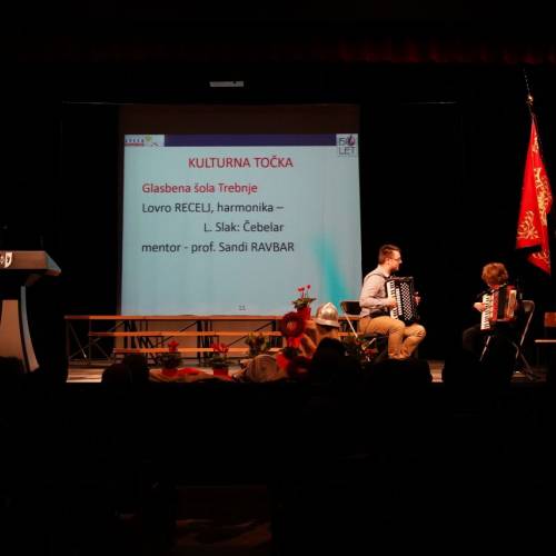 Podelili listine za čin gasilski častnik in višji gasilski častnik