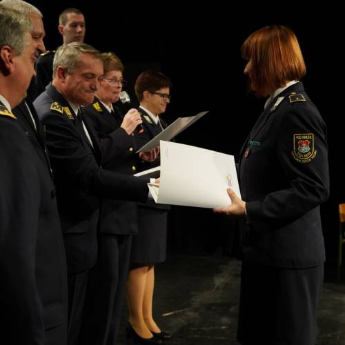 Podelili listine za čin gasilski častnik in višji gasilski častnik