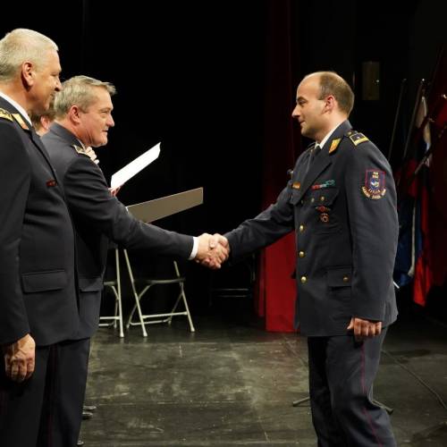 Podelili listine za čin gasilski častnik in višji gasilski častnik