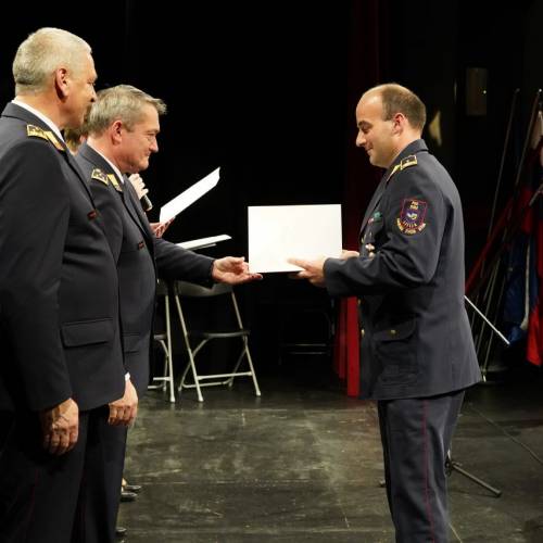 Podelili listine za čin gasilski častnik in višji gasilski častnik