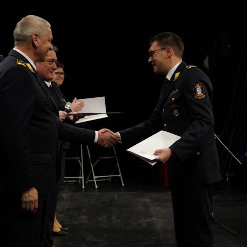 Podelili listine za čin gasilski častnik in višji gasilski častnik