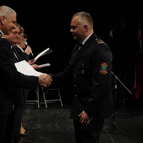 Podelili listine za čin gasilski častnik in višji gasilski častnik