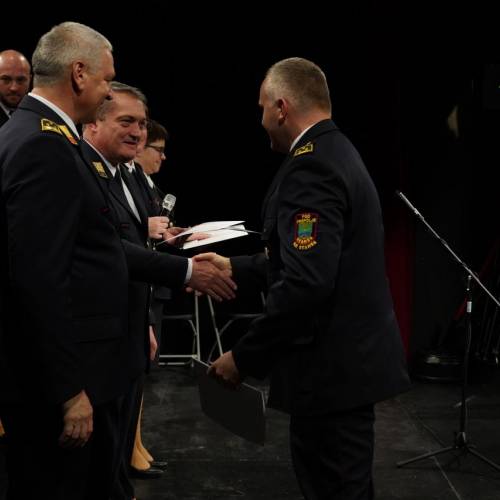 Podelili listine za čin gasilski častnik in višji gasilski častnik