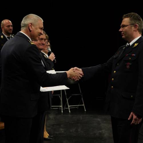 Podelili listine za čin gasilski častnik in višji gasilski častnik