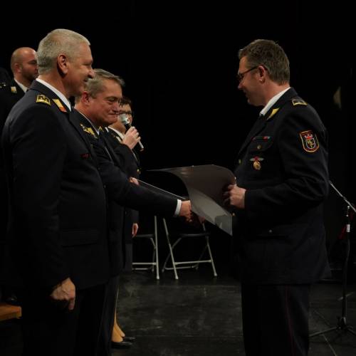 Podelili listine za čin gasilski častnik in višji gasilski častnik