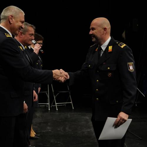 Podelili listine za čin gasilski častnik in višji gasilski častnik