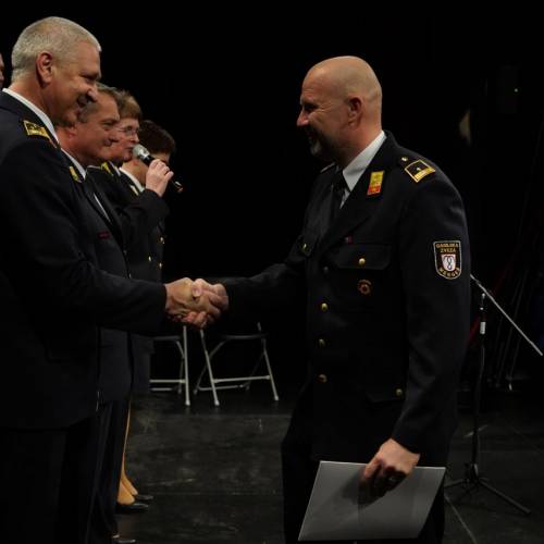 Podelili listine za čin gasilski častnik in višji gasilski častnik