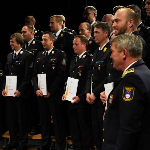 Podelili listine za čin gasilski častnik in višji gasilski častnik