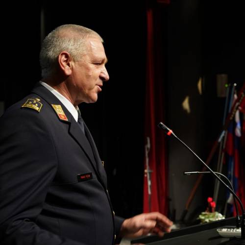 Podelili listine za čin gasilski častnik in višji gasilski častnik