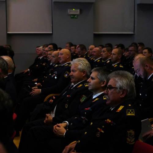 Podelili listine za čin gasilski častnik in višji gasilski častnik