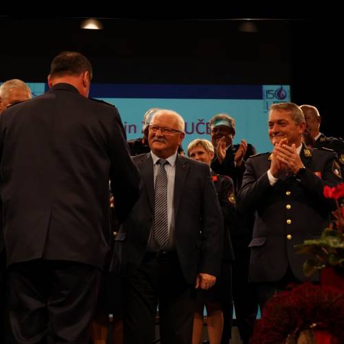 Podelili listine za čin gasilski častnik in višji gasilski častnik