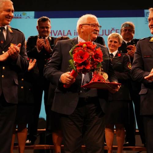 Podelili listine za čin gasilski častnik in višji gasilski častnik