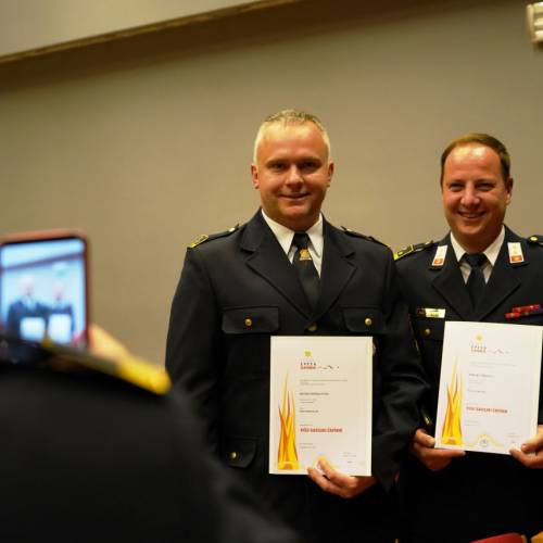 Podelili listine za čin gasilski častnik in višji gasilski častnik