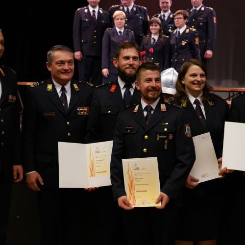 Podelili listine za čin gasilski častnik in višji gasilski častnik