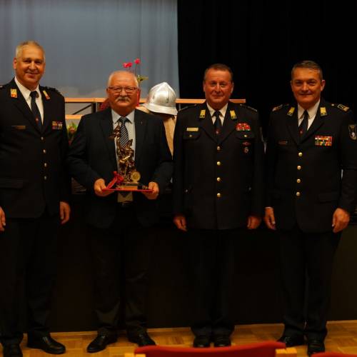 Podelili listine za čin gasilski častnik in višji gasilski častnik