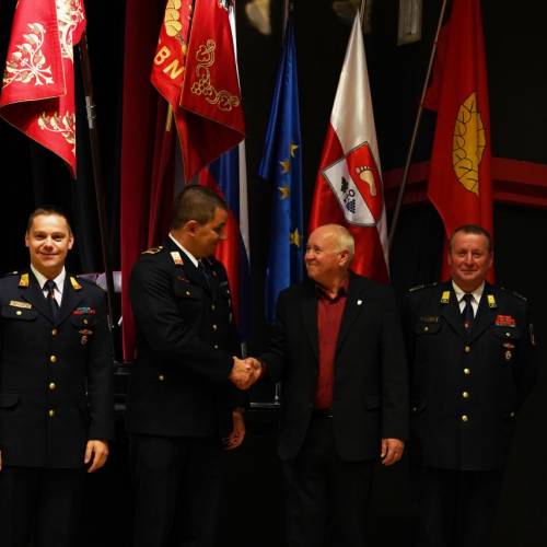 Podelili listine za čin gasilski častnik in višji gasilski častnik