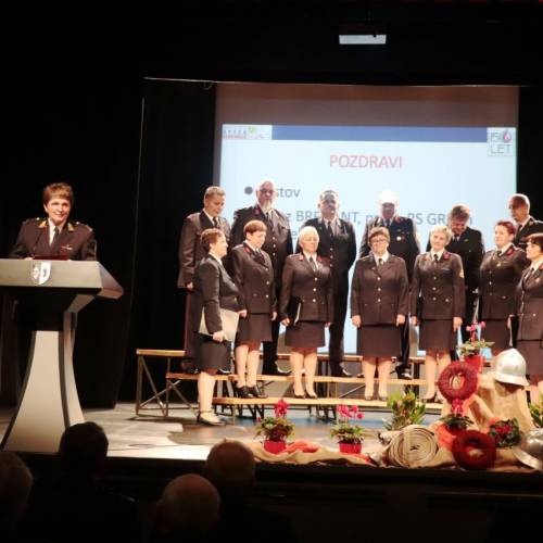 Podelili listine za čin gasilski častnik in višji gasilski častnik