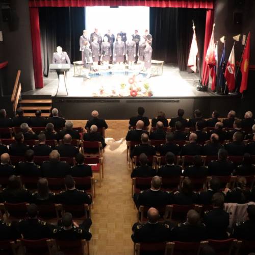 Podelili listine za čin gasilski častnik in višji gasilski častnik