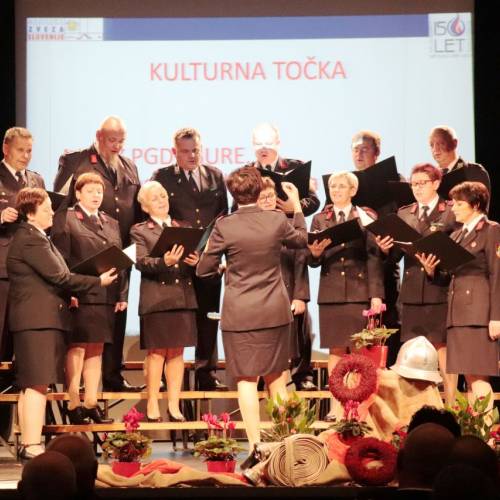 Podelili listine za čin gasilski častnik in višji gasilski častnik