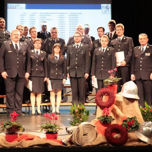 Podelili listine za čin gasilski častnik in višji gasilski častnik