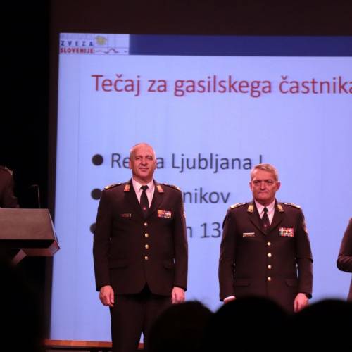 Podelili listine za čin gasilski častnik in višji gasilski častnik