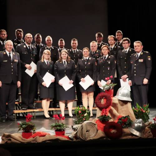 Podelili listine za čin gasilski častnik in višji gasilski častnik