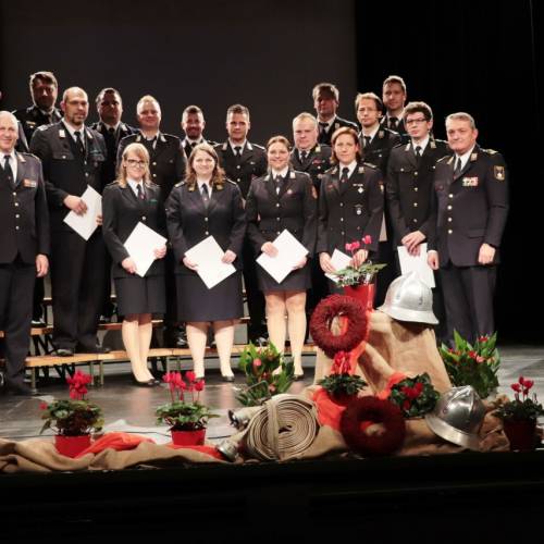 Podelili listine za čin gasilski častnik in višji gasilski častnik