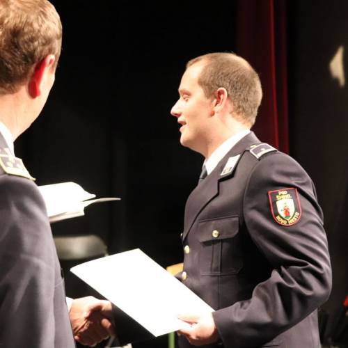 Podelili listine za čin gasilski častnik in višji gasilski častnik