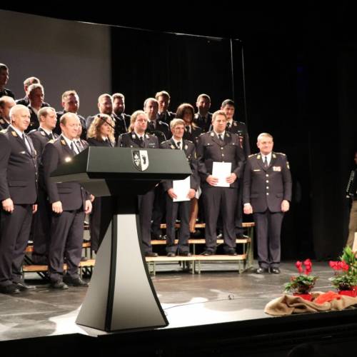 Podelili listine za čin gasilski častnik in višji gasilski častnik