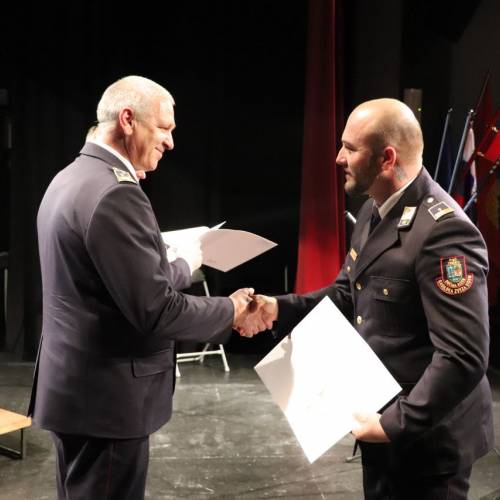 Podelili listine za čin gasilski častnik in višji gasilski častnik