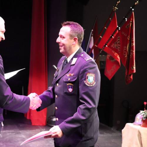 Podelili listine za čin gasilski častnik in višji gasilski častnik