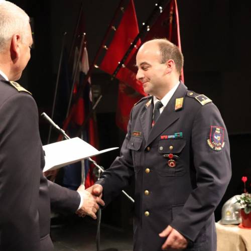 Podelili listine za čin gasilski častnik in višji gasilski častnik