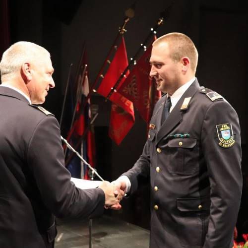 Podelili listine za čin gasilski častnik in višji gasilski častnik