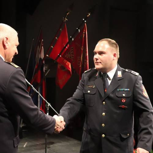 Podelili listine za čin gasilski častnik in višji gasilski častnik