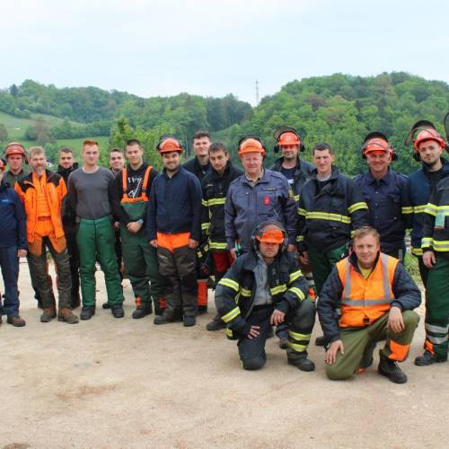 Opravili tečaj za varno delo z motorno žago