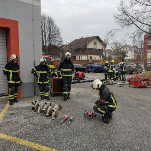 Tečaj za operativnega gasilca - praktične vaje