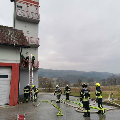 Tečaj za operativnega gasilca - praktične vaje
